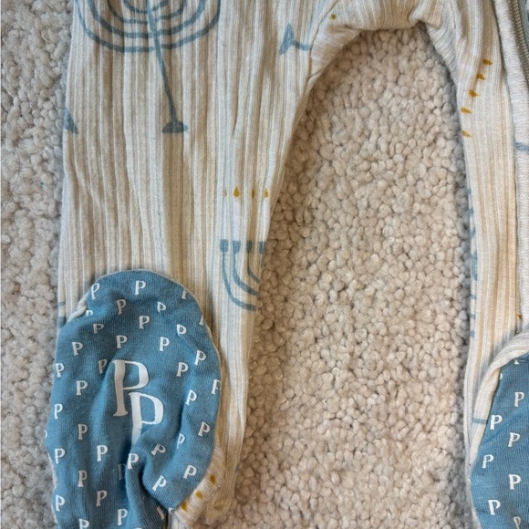 Posh Peanut Chanukah Pajama 2 way zipper footie size 0-3m - Picture 4 of 13